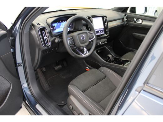 Volvo  EX40 Ext. Range Europa Ultra Black Edition | Privacy glas | Power Seats | Pano-dak | Nubuck ActivLease financial lease