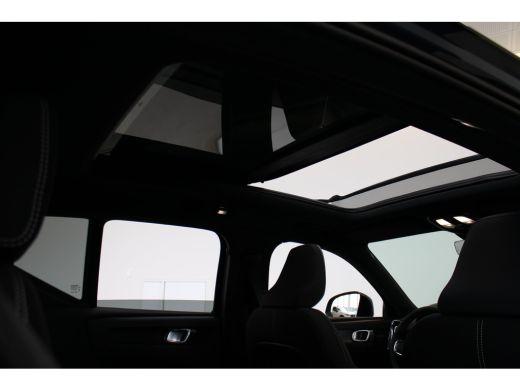 Volvo  EX40 Ext. Range Europa Ultra Black Edition | Privacy glas | Power Seats | Pano-dak | Nubuck ActivLease financial lease