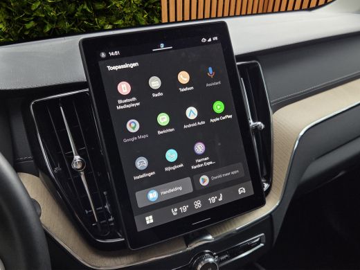 Volvo  XC60 2.0 T6 Plug-in hybrid AWD Ultra Dark | Trekhaak | Facelift | 360cam | Stoel/stuurverwarming ActivLease financial lease