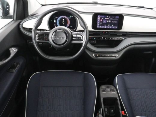 Fiat 500e Action 24 kWh | SOH 91,8% | 3 Fase | Carplay | Bluetooth | LED | Climate control | Keyless start ... ActivLease financial lease