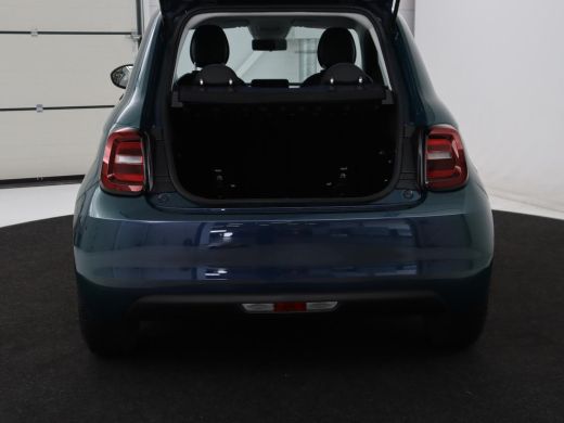 Fiat 500e Action 24 kWh | SOH 91,8% | 3 Fase | Carplay | Bluetooth | LED | Climate control | Keyless start ... ActivLease financial lease