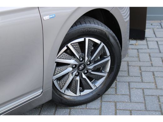 Hyundai IONIQ Comfort EV 38 kWh SOH 100% | Achteruitrijcamera | Navigatiesysteem full map | Voorstoelen verwarmd ActivLease financial lease