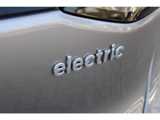 Hyundai IONIQ Comfort EV 38 kWh SOH 100% | Achteruitrijcamera | Navigatiesysteem full map | Voorstoelen verwarmd ActivLease financial lease