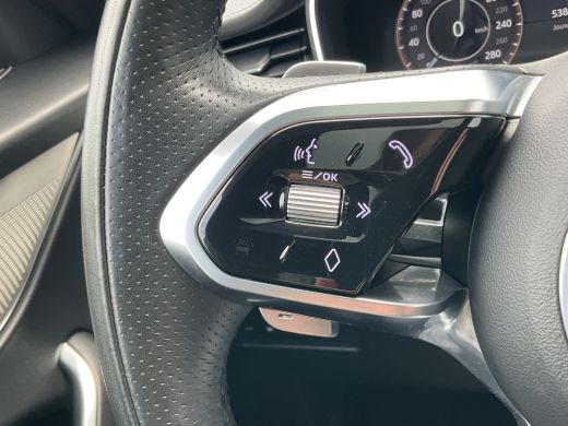Jaguar F-PACE 2.0 P400e PHEV R-Dynamic SE Pano 360&deg; Meridian Stoelverw+Ventilatie Leer BOMVOL! ActivLease financial lease