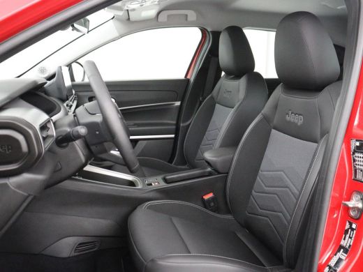 Jeep Avenger 54 kWh | SOH 94,2% | 3 Fase | Stoelverwarming | Carplay | Camera | Cruise control | Elektrische k... ActivLease financial lease