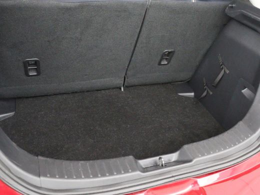 Mazda 2 1.5 Skyactiv-G Luxury | Stoel & stuurverwarming | Carplay | Parkeerhulp | Climate control | Side ... ActivLease financial lease