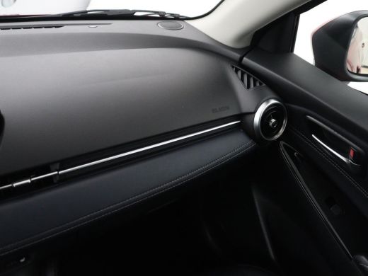 Mazda 2 1.5 Skyactiv-G Luxury | Stoel & stuurverwarming | Carplay | Parkeerhulp | Climate control | Side ... ActivLease financial lease