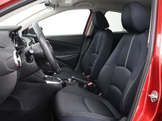 Mazda 2 1.5 Skyactiv-G Luxury | Stoel & stuurverwarming | Carplay | Parkeerhulp | Climate control | Side ... ActivLease financial lease