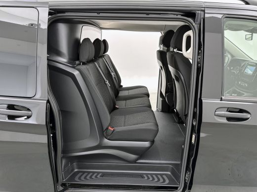 Mercedes-Benz eVito eVito Lang 66 kWh DC 266km WLTP Dubbele cabine 5 zitplaatsen Navigatie Snelladen Camera Schuifdeu... ActivLease financial lease