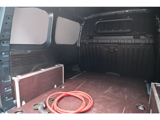 Opel Combo-e 136 L1 50kWh Tot 8 Jaar Garantie! | Navigatie by App | Achteruitrijcamera | Betimmering | !! ActivLease financial lease