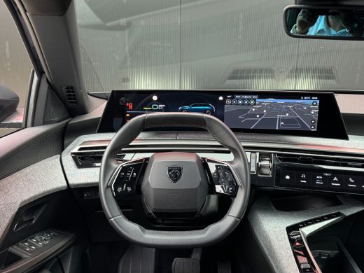 Peugeot 5008 1.6 Plug-in Hybrid 195 Allure | Apple Carplay / Android Auto | 360&deg; Camera | Keyless Entry | 7-Zi... ActivLease financial lease