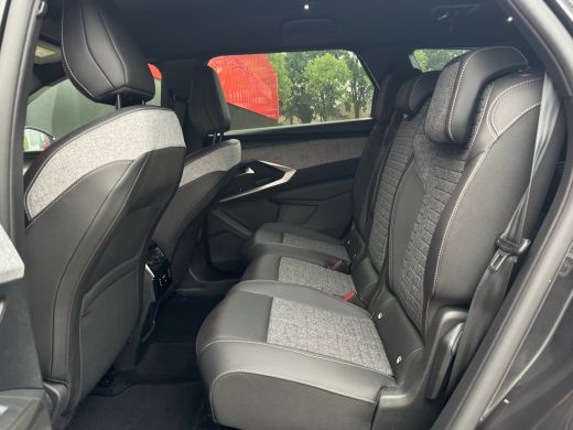 Peugeot 5008 1.6 Plug-in Hybrid 195 Allure | Apple Carplay / Android Auto | 360&deg; Camera | Keyless Entry | 7-Zi... ActivLease financial lease