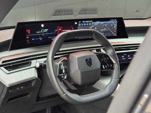 Peugeot 5008 1.6 Plug-in Hybrid 195 Allure | Apple Carplay / Android Auto | 360&deg; Camera | Keyless Entry | 7-Zi... ActivLease financial lease