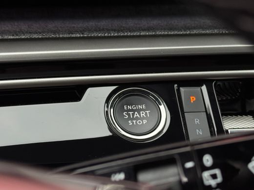 Peugeot 5008 1.6 Plug-in Hybrid 195 Allure | Apple Carplay / Android Auto | 360&deg; Camera | Keyless Entry | 7-Zi... ActivLease financial lease