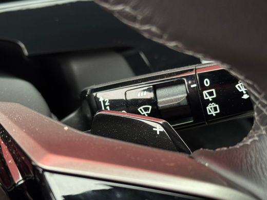 Peugeot 5008 1.6 Plug-in Hybrid 195 Allure | Apple Carplay / Android Auto | 360&deg; Camera | Keyless Entry | 7-Zi... ActivLease financial lease