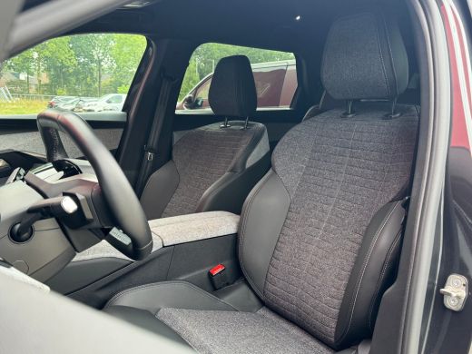 Peugeot 5008 1.6 Plug-in Hybrid 195 Allure | Apple Carplay / Android Auto | 360&deg; Camera | Keyless Entry | 7-Zi... ActivLease financial lease