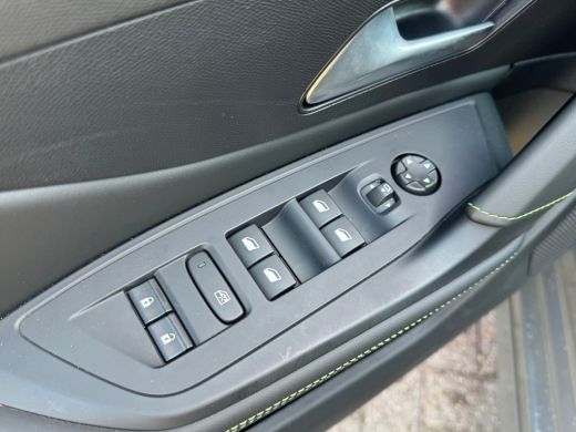 Peugeot e-308 GT 54 kWh | 360&deg; Camera | AGR Comfort stoelen | GT Automaat | Bekleding Alcantara/kunstleder ActivLease financial lease
