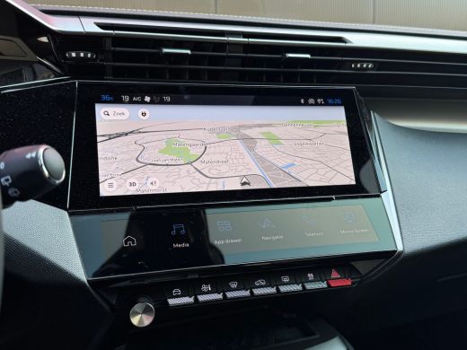 Peugeot e-308 GT 54 kWh | 360&deg; Camera | AGR Comfort stoelen | GT Automaat | Bekleding Alcantara/kunstleder ActivLease financial lease