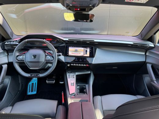 Peugeot e-308 GT 54 kWh | 360&deg; Camera | AGR Comfort stoelen | GT Automaat | Bekleding Alcantara/kunstleder ActivLease financial lease