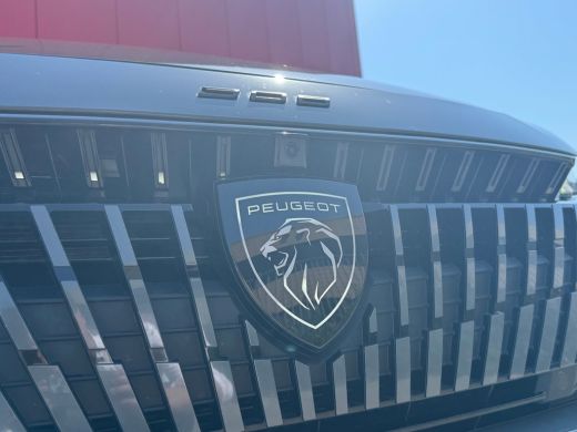 Peugeot e-308 GT 54 kWh | 360&deg; Camera | AGR Comfort stoelen | GT Automaat | Bekleding Alcantara/kunstleder ActivLease financial lease