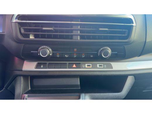 Peugeot e-Expert EV L3 DC 75 kWh | Achterbank 3-persoons | Achteruitrijcamera | Airco ActivLease financial lease