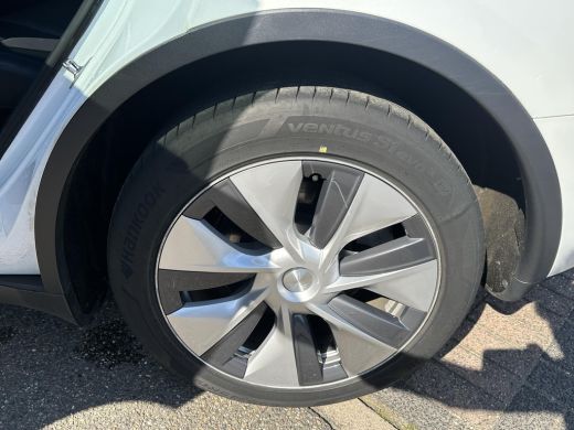 Tesla Model Y Long Range Dual AWD VAN: 39.900,- VOOR: 36.770,- UW WKVOORDEEL: 3.130,- | SOH 95% | AFNEEMBARE TR... ActivLease financial lease