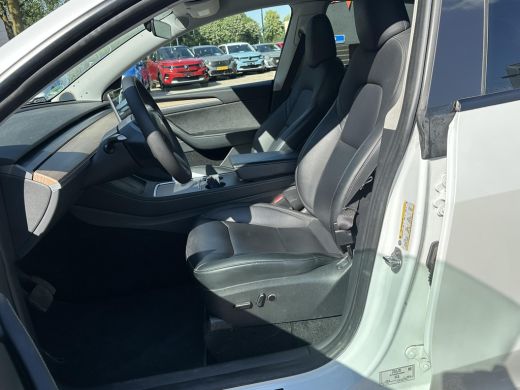 Tesla Model Y Long Range Dual AWD VAN: 39.900,- VOOR: 36.770,- UW WKVOORDEEL: 3.130,- | SOH 95% | AFNEEMBARE TR... ActivLease financial lease