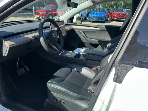 Tesla Model Y Long Range Dual AWD VAN: 39.900,- VOOR: 36.770,- UW WKVOORDEEL: 3.130,- | SOH 95% | AFNEEMBARE TR... ActivLease financial lease
