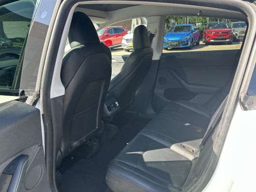 Tesla Model Y Long Range Dual AWD VAN: 39.900,- VOOR: 36.770,- UW WKVOORDEEL: 3.130,- | SOH 95% | AFNEEMBARE TR... ActivLease financial lease