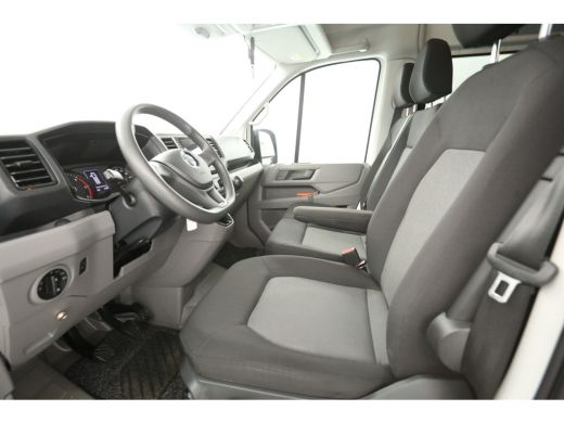 Volkswagen Crafter 2.0 TDI 140PK L3H3 | DC | 6 Zits | 3000kg Trekgew. | Airco | Cruise | Camera | Carplay | Parkeers... ActivLease financial lease