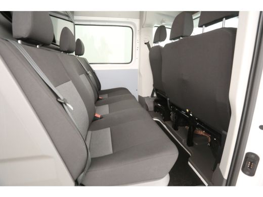 Volkswagen Crafter 2.0 TDI 140PK L3H3 | DC | 6 Zits | 3000kg Trekgew. | Airco | Cruise | Camera | Carplay | Parkeers... ActivLease financial lease