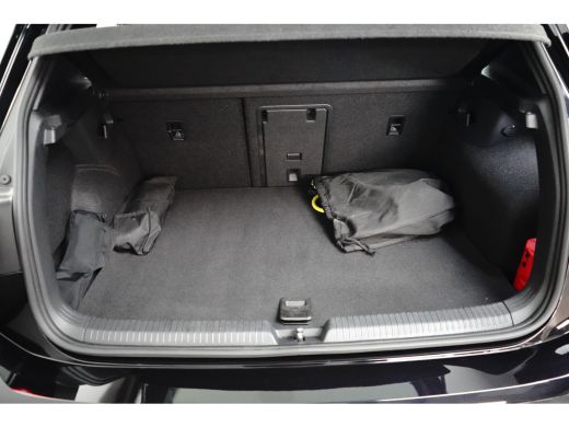 Volkswagen Golf 1.4 eHybrid 245 pk GTE 6-DSG | Navigatie | Stoel/stuur verwarming | Parkeersensoren | ActivLease financial lease