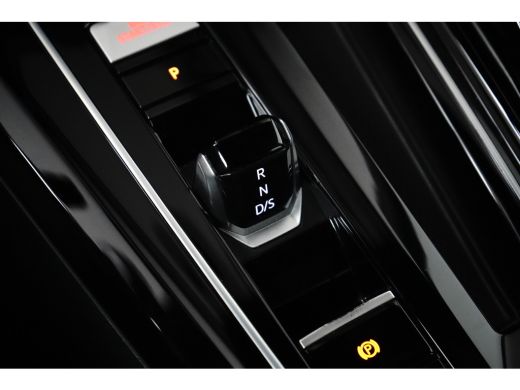 Volkswagen Golf 1.4 eHybrid 245 pk GTE 6-DSG | Navigatie | Stoel/stuur verwarming | Parkeersensoren | ActivLease financial lease