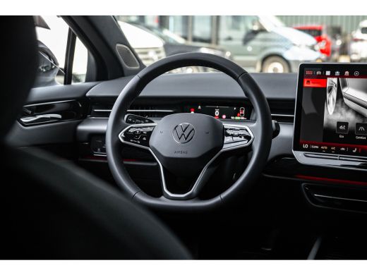 Volkswagen ID.7 Limited 286pk | Trekhaak | Stuur & Stoelverwarming | 19" | Camera ActivLease financial lease