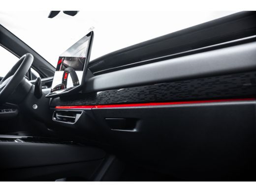 Volkswagen ID.7 Limited 286pk | Trekhaak | Stuur & Stoelverwarming | 19" | Camera ActivLease financial lease