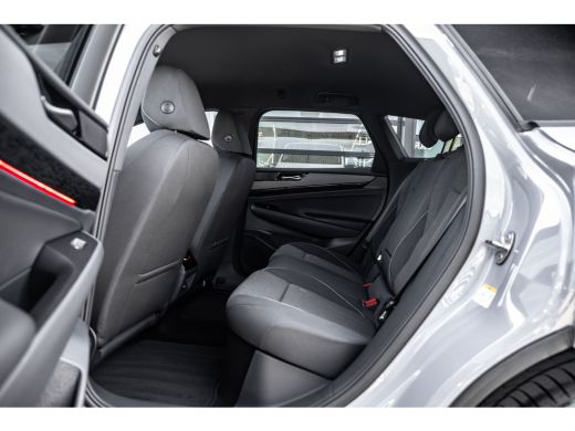 Volkswagen ID.7 Limited 286pk | Trekhaak | Stuur & Stoelverwarming | 19" | Camera ActivLease financial lease