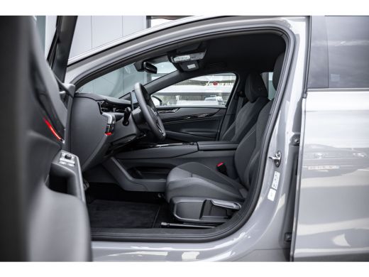 Volkswagen ID.7 Limited 286pk | Trekhaak | Stuur & Stoelverwarming | 19" | Camera ActivLease financial lease