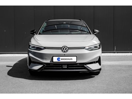 Volkswagen ID.7 Limited 286pk | Trekhaak | Stuur & Stoelverwarming | 19" | Camera ActivLease financial lease