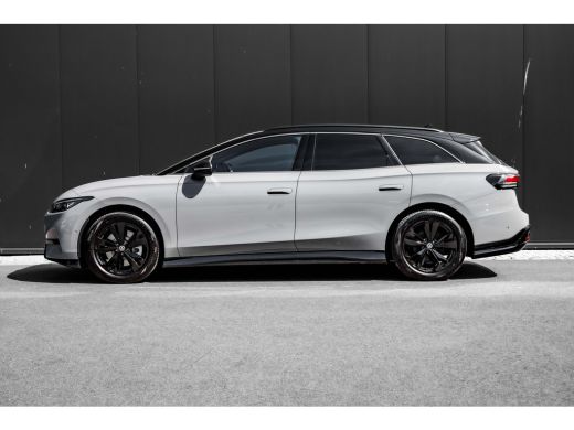 Volkswagen ID.7 Limited 286pk | Trekhaak | Stuur & Stoelverwarming | 19" | Camera ActivLease financial lease