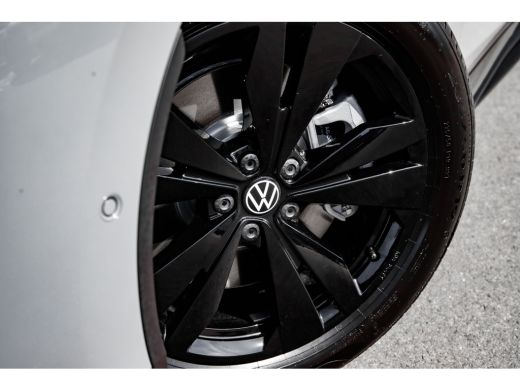 Volkswagen ID.7 Limited 286pk | Trekhaak | Stuur & Stoelverwarming | 19" | Camera ActivLease financial lease