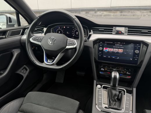 Volkswagen Passat Variant 1.4 TSI PHEV GTE Business | Pano | Elek. Trekhaak | Head-Up | Carplay | LED | Camera | Na... ActivLease financial lease
