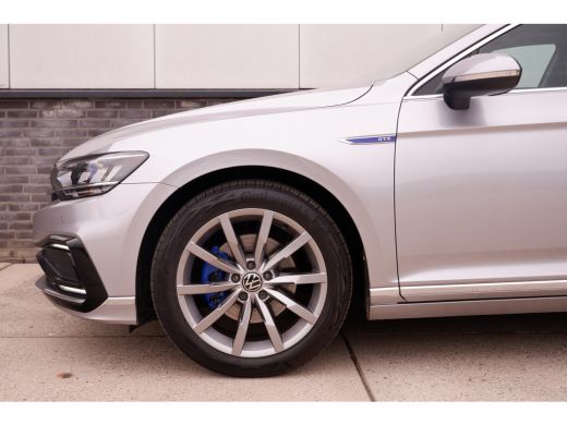 Volkswagen Passat Variant 1.4 TSI PHEV GTE Business | Pano | Elek. Trekhaak | Head-Up | Carplay | LED | Camera | Na... ActivLease financial lease