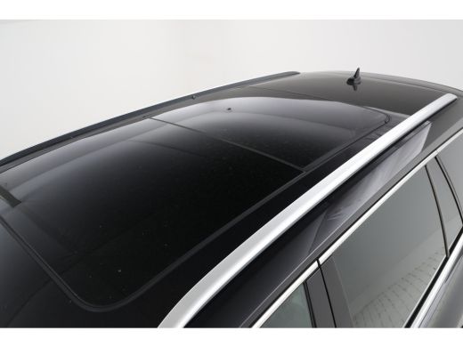 Volkswagen Passat Variant 2.0 TSI R-Line Business + Trekhaak, Automaat, Panorama, Adaptieve cruise ActivLease financial lease