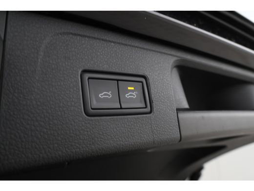 Volkswagen Passat Variant 2.0 TSI R-Line Business + Trekhaak, Automaat, Panorama, Adaptieve cruise ActivLease financial lease