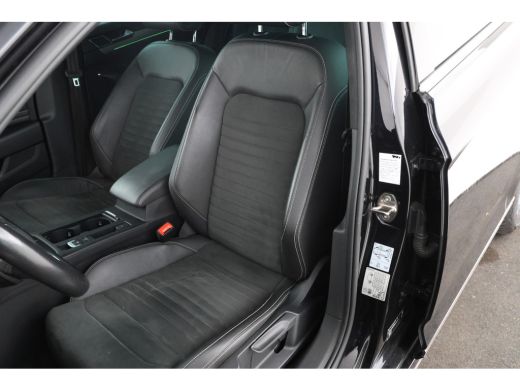 Volkswagen Passat Variant 2.0 TSI R-Line Business + Trekhaak, Automaat, Panorama, Adaptieve cruise ActivLease financial lease