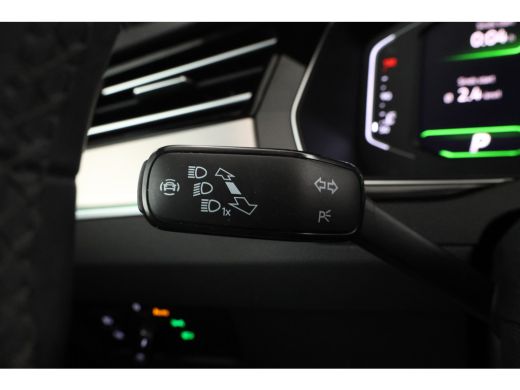 Volkswagen Passat Variant 2.0 TSI R-Line Business + Trekhaak, Automaat, Panorama, Adaptieve cruise ActivLease financial lease