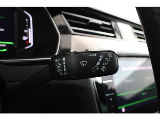 Volkswagen Passat Variant 2.0 TSI R-Line Business + Trekhaak, Automaat, Panorama, Adaptieve cruise ActivLease financial lease