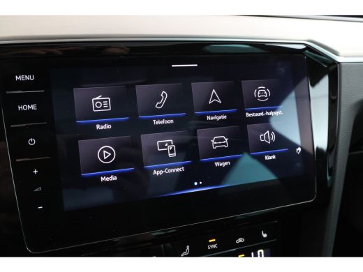 Volkswagen Passat Variant 2.0 TSI R-Line Business + Trekhaak, Automaat, Panorama, Adaptieve cruise ActivLease financial lease