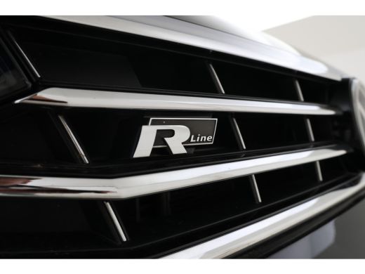Volkswagen Passat Variant 2.0 TSI R-Line Business + Trekhaak, Automaat, Panorama, Adaptieve cruise ActivLease financial lease