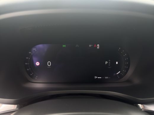 Volvo  V60 2.0 B3 Plus Dark | BLIS | Carplay | Stoelverwarming | Trekhaak | Camera | Keyless start / entry | ActivLease financial lease